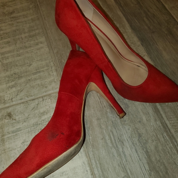 Red suede pumps for work - Picture 3 of 3